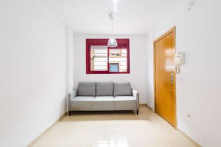 Rez-de-chaussée à Calle Ricardo Calvo