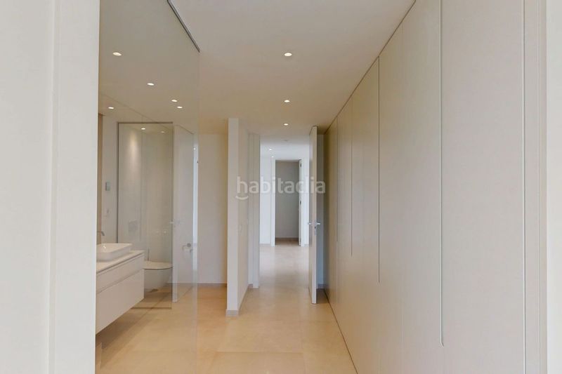 Foto e16989e1-e990-4388-8634-ada38645230b. Pis amb calefacció aparcament a Los Naranjos Marbella