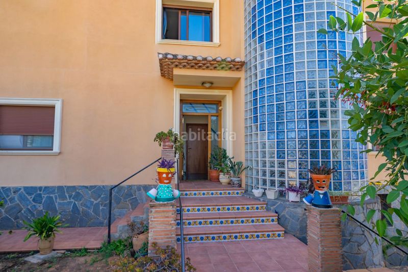 Foto cfdc58d0-5a2e-4b0b-96c7-761d08ee9593. Edificio in Centro Pedreguer