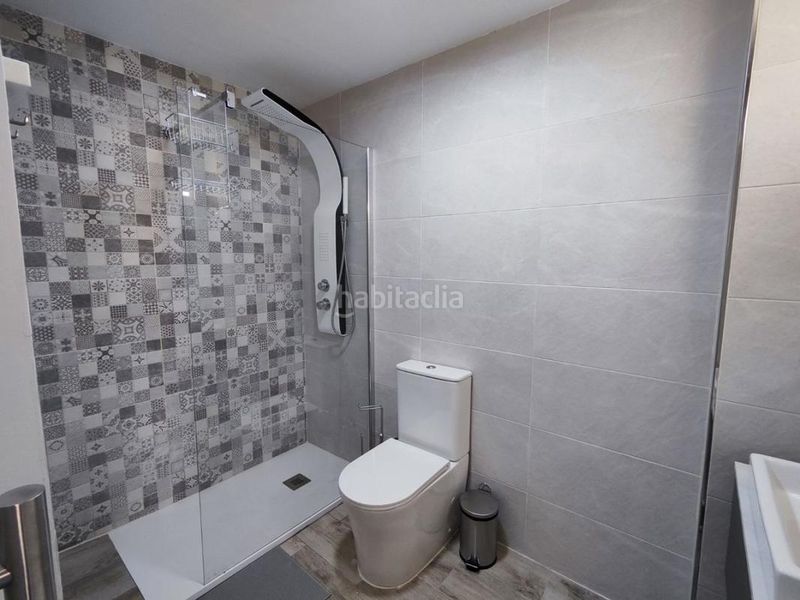 Foto d02cfa2b-83c1-4277-a57b-9666a2d90057. Edificio in El Ejido Málaga