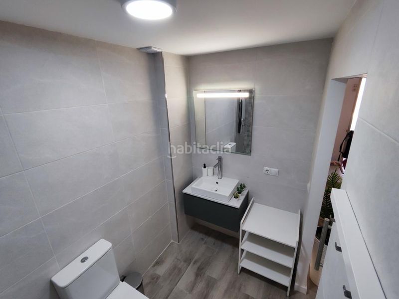 Foto 4d1e636a-3625-4500-bd3b-c935a20eb75d. Edifici a El Ejido Málaga