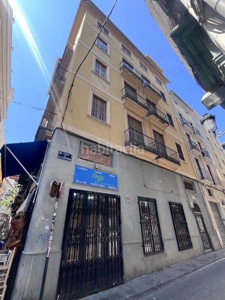 Foto 9c4e1858-b556-41d3-9a93-908d19542111. Edificio in carrer de la llanterna 15 in El Mercat Valencia