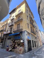 Edificio in Carrer de la llanterna 15
