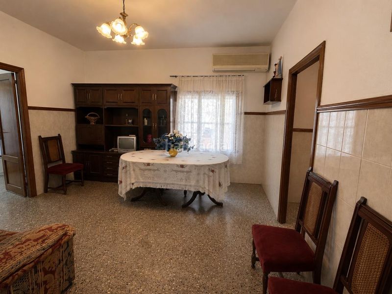 Foto aab77b7d-f010-4f7a-bb54-833cd19d913b. Casa adossada amb calefacció a Cox