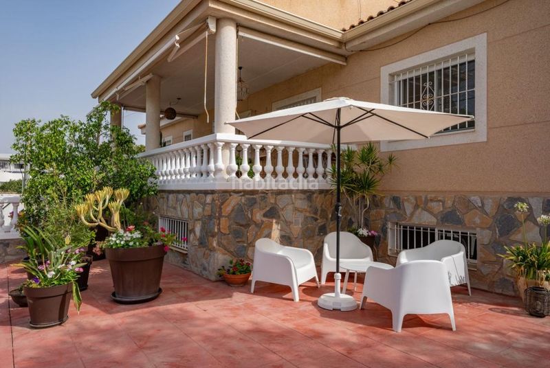 Foto b3d45e1d-9663-4614-9391-8db928edf4d7. Xalet amb calefacció aparcament piscina a Los Girasoles Sant Vicent del Raspeig