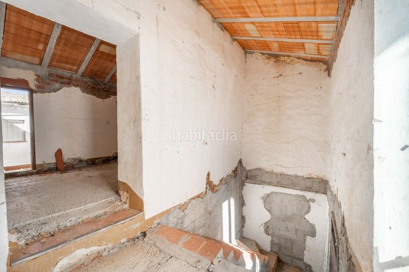 Foto 4bde451f-f43a-48cd-9f46-14e41a946143. Casa aparellada amb calefacció a Benamargosa
