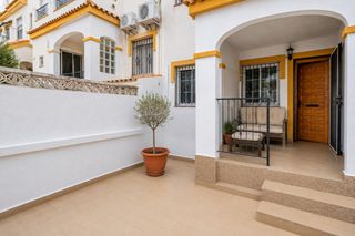 Casa adossada a Avinguda D'Escandinàvia