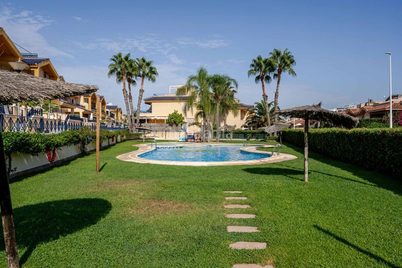 Foto da36d412-afc7-47e3-aa6f-e7402b63b4bf. Dúplex amb calefacció aparcament piscina a Novamar - Mediterráneo Santa Pola