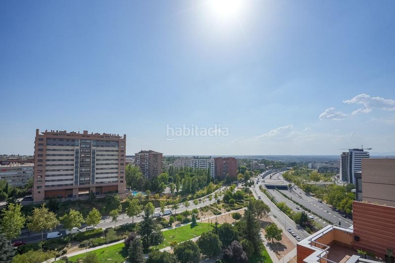 Foto 41b5c2ef-13e9-4d01-b254-6e126b733bc7. Àtic amb calefacció aparcament piscina a Peñagrande Madrid