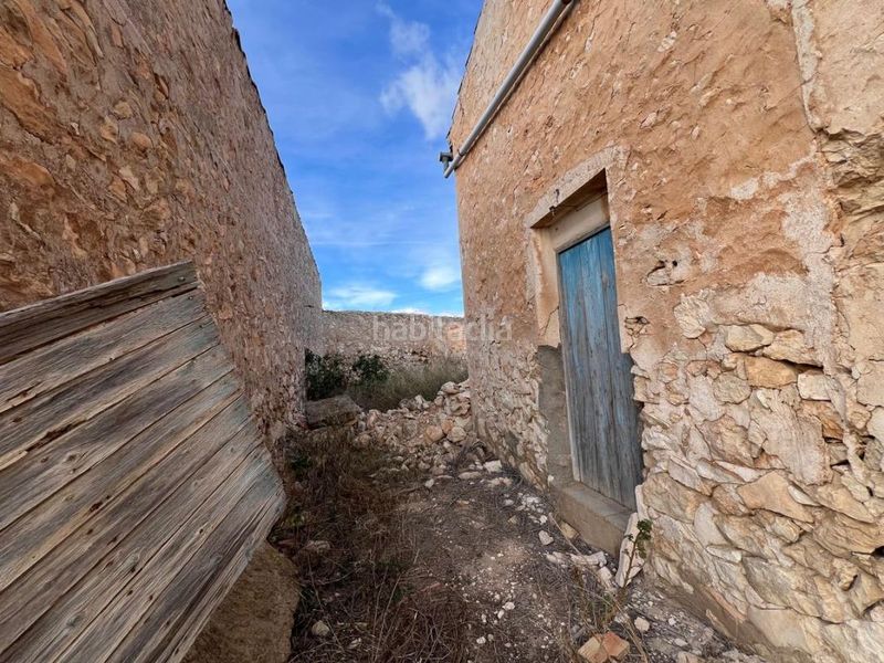 Foto f586a415-fbec-4c51-8f1a-310cf8b4aeed. Casa amb calefacció aparcament a Jumilla