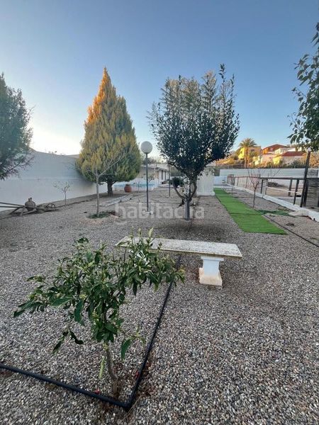 Foto b82dfc1c-a05e-4701-b560-5d8d1a9eb6e1. Casa amb calefacció aparcament piscina a Albatera