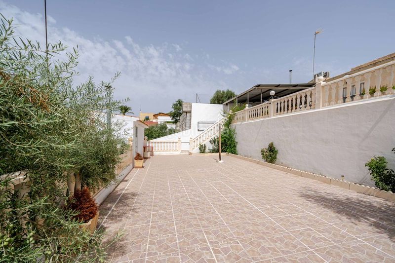 Foto e5d2d9b2-2658-4916-87bc-43c3300b5d19. Casa amb calefacció aparcament piscina a Albatera