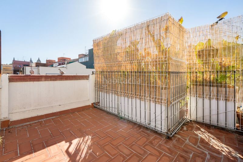 Foto e70c9fff-b76e-4b0c-ab3d-fa2d4e0c33d7. Àtic amb calefacció a El Poble Sec - Parc de Montjuïc Barcelona