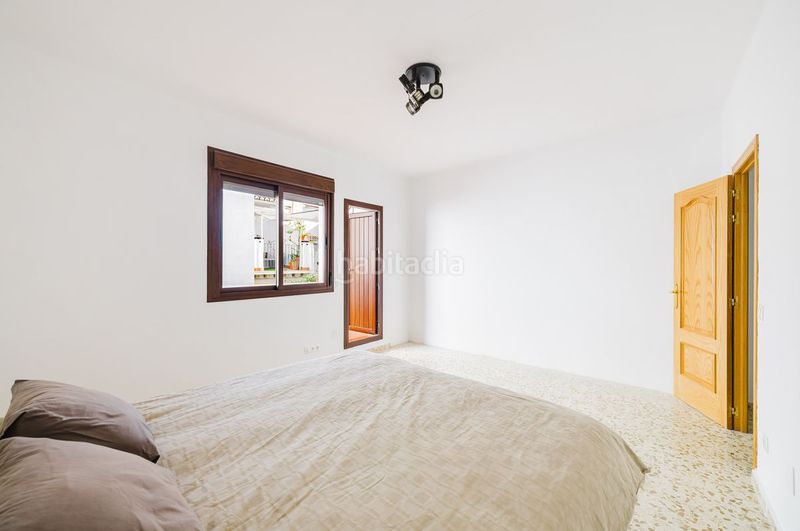 Foto a8d6e254-721f-4538-baaa-bb70e71db55c. Casa adossada amb calefacció a Centro Nerja
