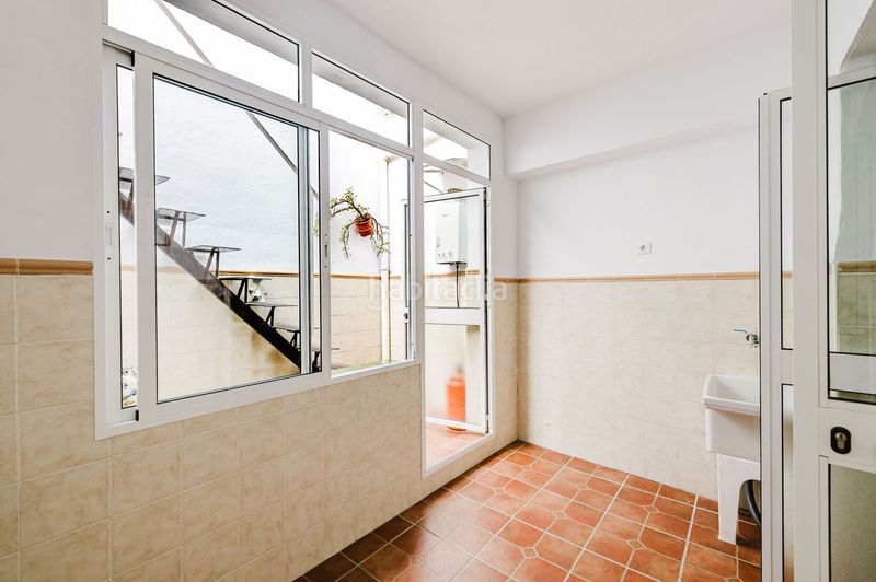 Foto f6f45c7d-cbdb-497c-8cd0-5a16a03440eb. Casa adossada amb calefacció a Centro Nerja
