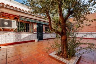 Casa adossada  Calle de manuel laredo