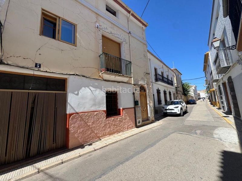 Foto b224f201-22ca-403e-857f-f0ea2c20cdd8. Casa adossada amb calefacció a Ayora