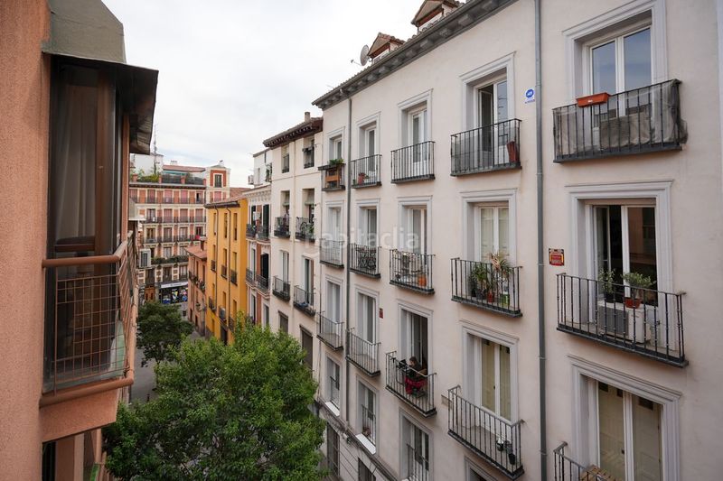 Foto e299ff93-c10d-47a8-a66a-6b583f69802a. Dúplex amb calefacció aparcament a Embajadores-Lavapiés Madrid