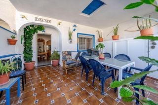 Casa adossada a Calle La Rioja