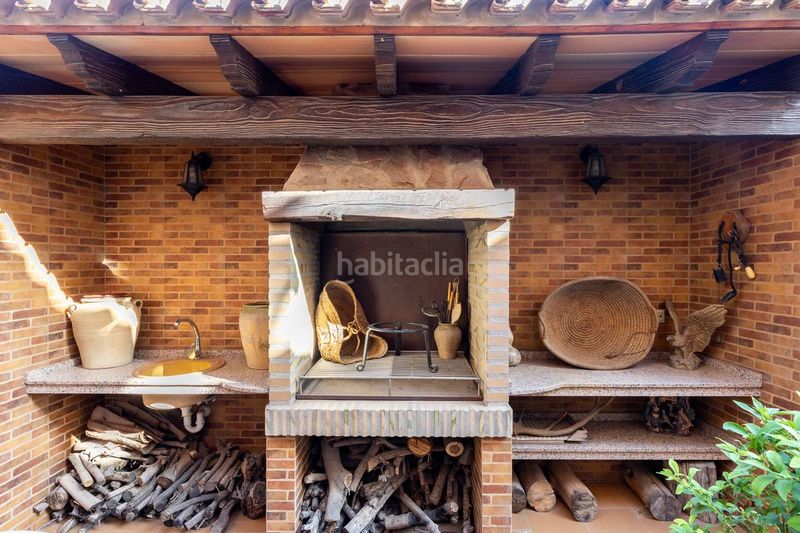 Foto 7213c208-9aba-4b07-937b-e2ce00e06173. Casa aparellada amb calefacció aparcament a Alaquàs