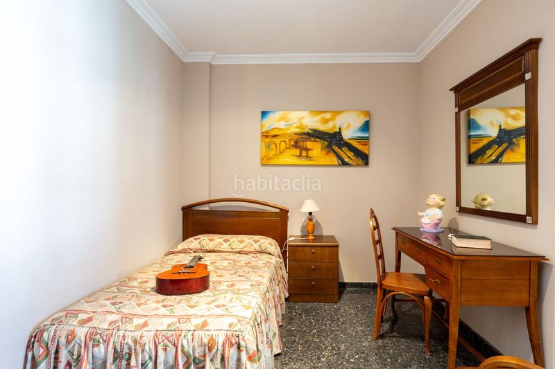 Foto b7414a0a-3984-4c89-8000-aa3bf9a90fbf. Casa aparellada amb calefacció aparcament a Alaquàs