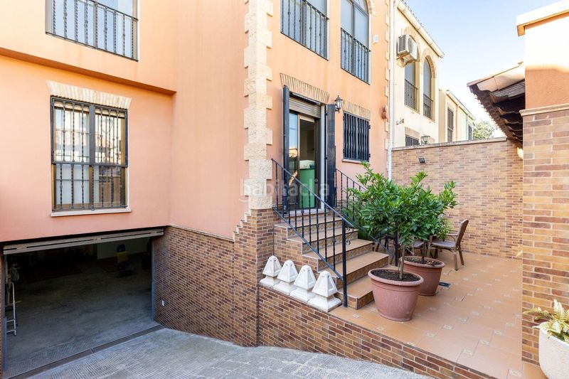 Foto dd1a4929-e294-4bf8-a3a5-56e5504a3f99. Casa aparellada amb calefacció aparcament a Alaquàs