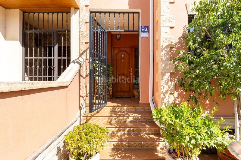 Foto fa83b0ed-d35f-4a58-9435-475dda827d77. Casa aparellada amb calefacció aparcament a Alaquàs