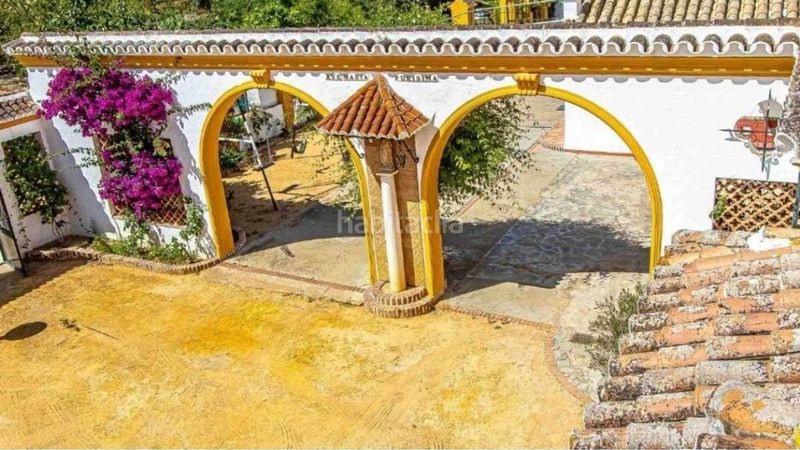 Foto e29efbab-9c0f-4784-99b9-d3b9bae710ca. Casa amb calefacció piscina a Marchena