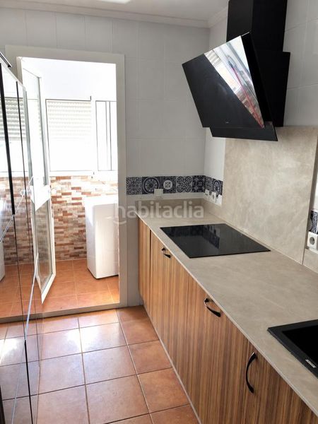 Foto 5f8a1b3e-5269-451b-a59d-5d87b8cbccf3. Dúplex amb calefacció aparcament piscina a Palmete Sevilla