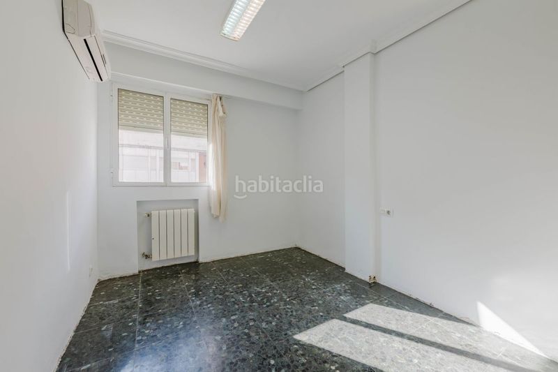 Foto ad287d63-7697-4a5d-bd90-7c7e56c5c576. Pis amb calefacció aparcament a La Calzada - La Florida Sevilla