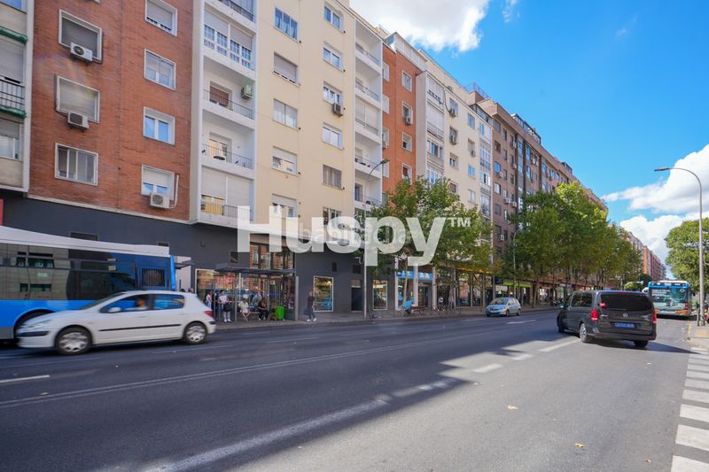 Foto 2dc4cf3e-85cc-42e8-9d3b-945947e66804. Piso en Adelfas Madrid