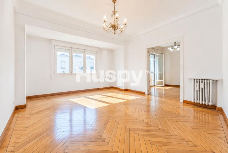 Foto fcbf24ac-1655-40c2-856f-61e26f4d96ca. Piso en Adelfas Madrid