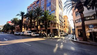 Edificio in Calle Martínez Campos 18