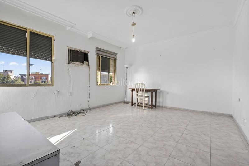 Foto c2a51a70-4e2a-440f-aba5-64b2c3ab2445. Etagenwohnung mit heizung in Amate Sevilla