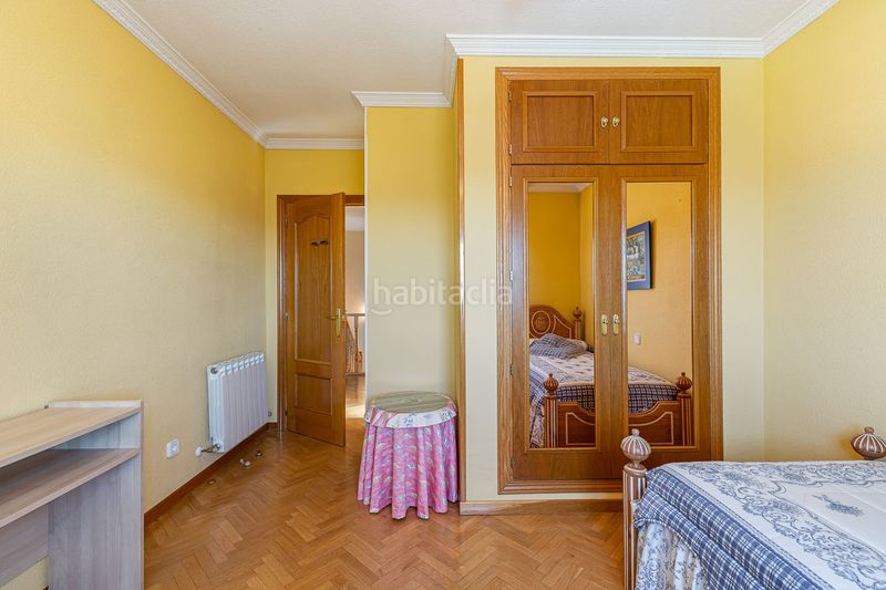 Foto 3d004366-b6a5-46cd-a68b-9049b9f0b5dc. Casa aparellada amb calefacció aparcament piscina a Villalbilla