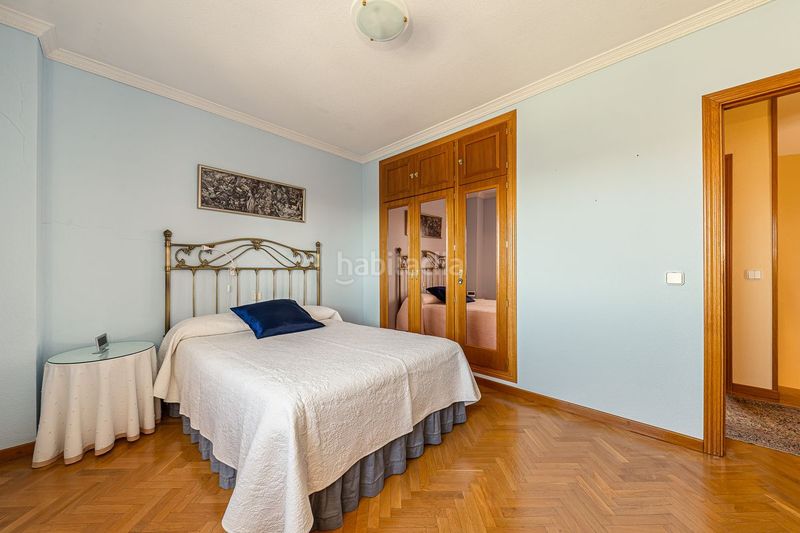 Foto 4da0ca73-c042-4080-9933-9f1a0a11c2c8. Casa aparellada amb calefacció aparcament piscina a Villalbilla