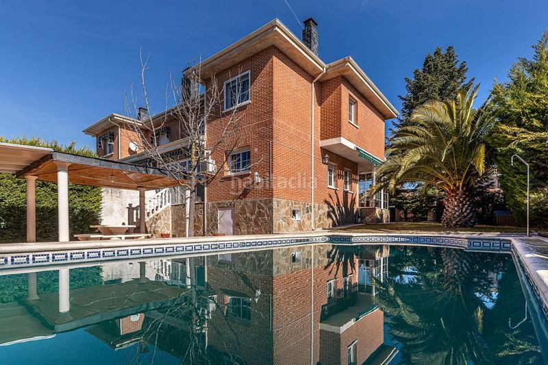 Foto 863fd0e8-3293-4d56-b237-d414bef3e3c6. Casa aparellada amb calefacció aparcament piscina a Villalbilla