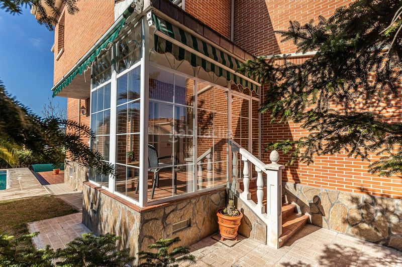 Foto cc6770c6-3b4c-45a5-9936-829b5209d087. Casa aparellada amb calefacció aparcament piscina a Villalbilla