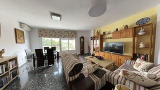 Pis  Carrer clavells. Segunda planta con ascensor ideal para familias y parejas.