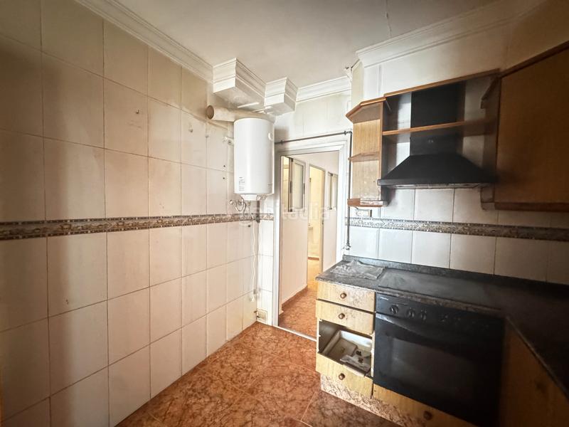 Foto ae4b37d1-8c3f-46bc-b00b-3f9d9a7411e4. Piso  en venta en calle del poeta llombart en Sagunt