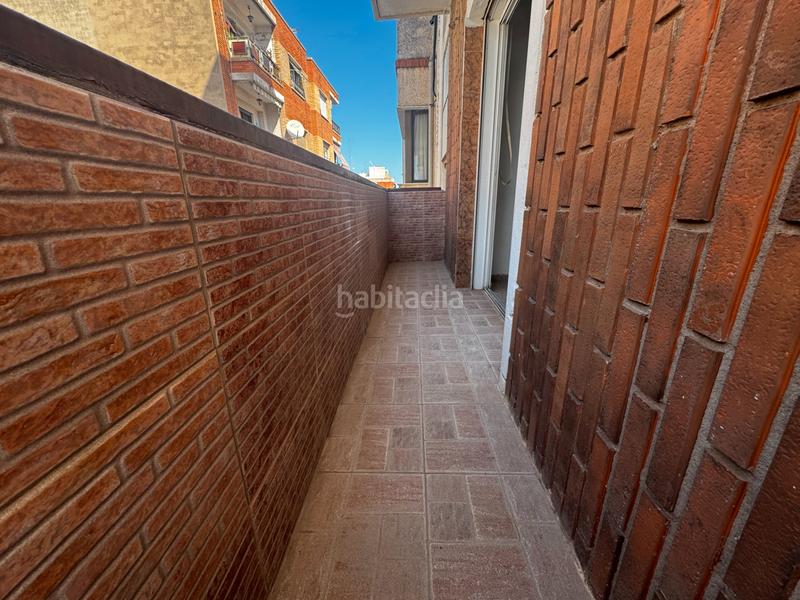 Foto d7a5ff34-e27e-4230-be2c-cd8bd25fc238. Piso  en venta en calle del poeta llombart en Sagunt
