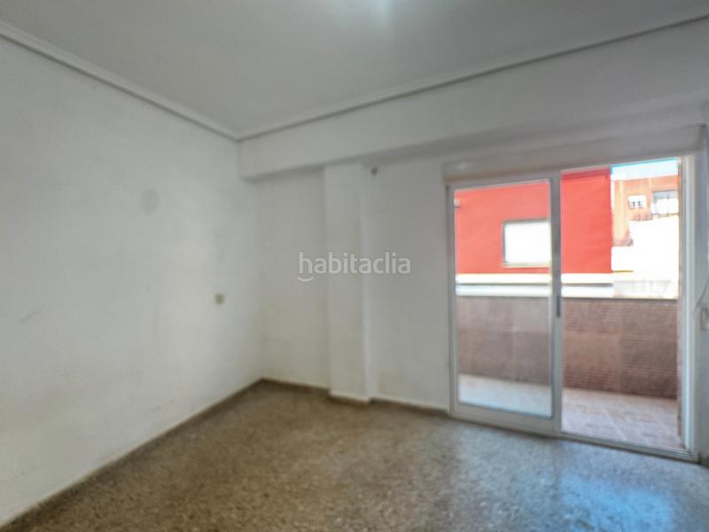 Foto f7aa3c54-c5f1-4990-ac7a-aff2bd41eb90. Piso  en venta en calle del poeta llombart en Sagunt