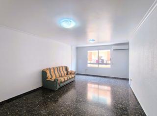 Piso  Carrer sevilla. ¡tu nuevo hogar te espera en puerto de sagunto!