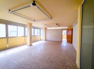 Local Comercial  Carrer del treball. Local comercial en venta