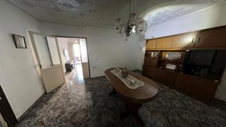 Casa adossada  Carrer lope de vega. Casa de dos plantas en zona privilegiada, a pasos de las avenida