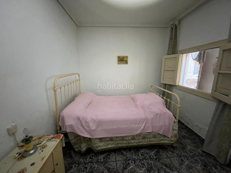 Foto 8c6f7762-50ac-4f69-a5e3-6a4c5b1fea84. Maison jumelée avec parking dans Avenida de Abril-9 de Octubre Sagunt