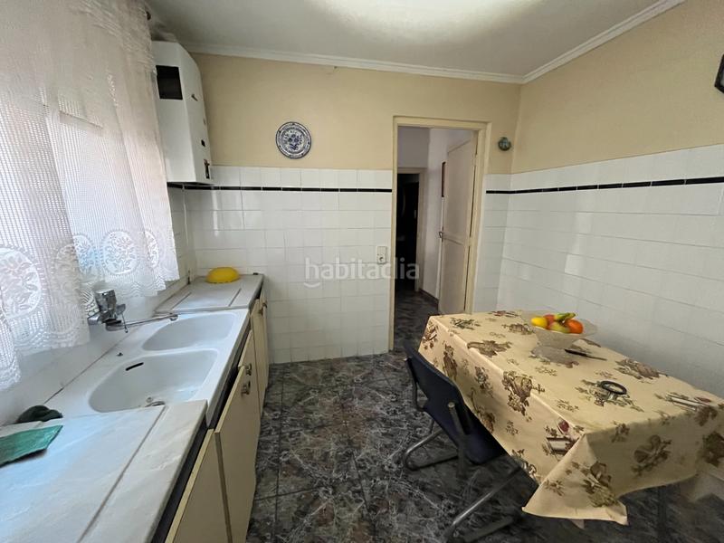 Foto b82cd0b2-70dd-4ffb-baa3-890573c7346b. Maison jumelée avec parking dans Avenida de Abril-9 de Octubre Sagunt