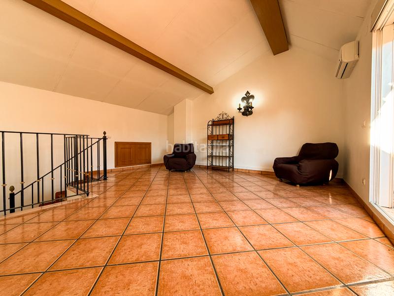 Foto c84a3b46-8036-4909-8a3d-900c43931efa. Casa adossada amb aparcament a San José-Los Metales Sagunt