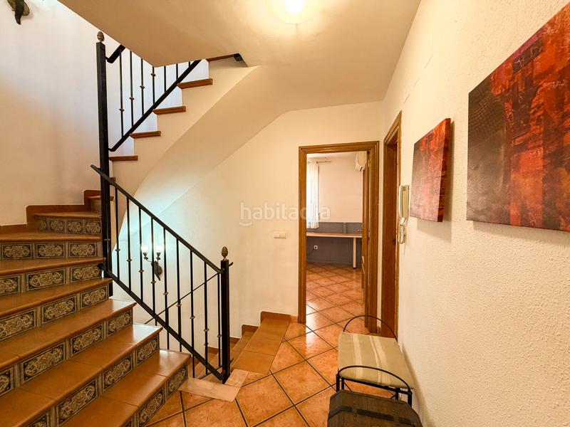 Foto ce37c77a-b7ac-4f14-a676-0c0adac51a9a. Casa adossada amb aparcament a San José-Los Metales Sagunt