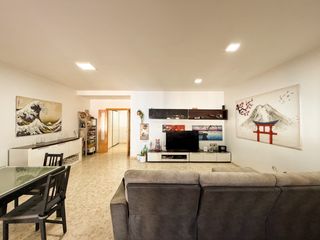 Piso  Carrer del pal�ncia. Planta baja en venta en canet � amplitud, luz y terraza para dis
